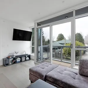 2-bedroom In Central Location , Vancouver Canada