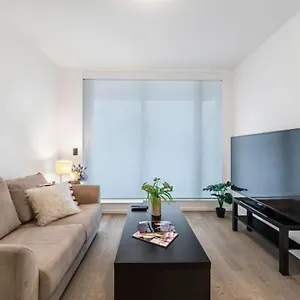 Chic & Modern Retreat The Heart Of Dt , Vancouver Canada